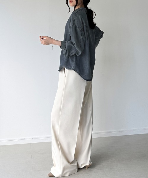 junoah（ジュノア）の「薄手ボウタイデニムシャツ（シャツ/ブラウス・レディース・ブルー/ブラック・SMALL/LARGE/MEDIUM）」の6枚目の写真