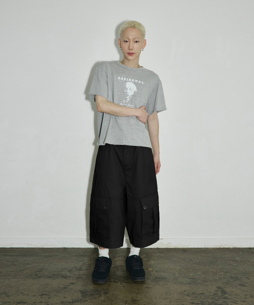 SCALLYWAG（スカリーワグ）の「クロスアイレットワイドカーゴバミューダパンツ[ブラック]（その他パンツ・レディース・その他・LARGE/MEDIUM/SMALL）」の2枚目の写真