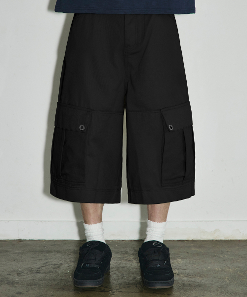SCALLYWAG（スカリーワグ）の「クロスアイレットワイドカーゴバミューダパンツ[ブラック]（その他パンツ・レディース・その他・LARGE/MEDIUM/SMALL）」の4枚目の写真