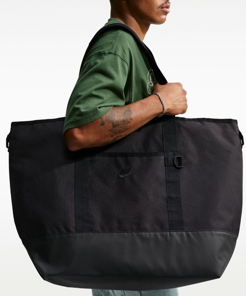 NIKE(ナイキ)の「ナイキ ヘリテージ ユージーン トートバッグ (63L) / Nike Heritage Eugene Tote Bag (63L) IB4366-010 Black(トートバッグ・メンズ・ブラック・ONE SIZE)」の1枚目の写真