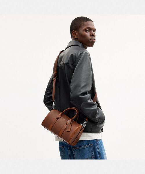 COACH（コーチ）の「コンパスバッグ25（ショルダーバッグ・メンズ・ブラウン系その他・ONE）」の2枚目の写真