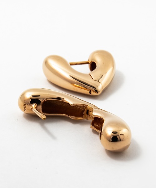 ANNIKA INEZ（アニカイネズ）の「【ANNIKA INEZ】ハートフープピアス スモールサイズ　E926 SML Heart Hoops, Sml（ピアス（両耳用）・レディース・ゴールド・FREE）」の3枚目の写真