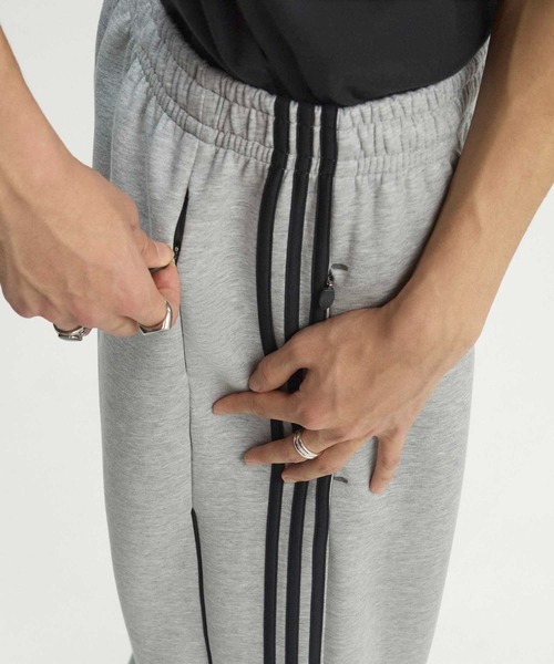 adidas（アディダス）の「スペーサー チームガイスト 26 カットライン オープン ヘムパンツ / アディダスオリジナルス adidas Originals（スウェットパンツ・メンズ・グレー・X-SMALL/XX-LARGE/LARGE/MEDIUM/X-LARGE/3XL/SMALL）」の2枚目の写真