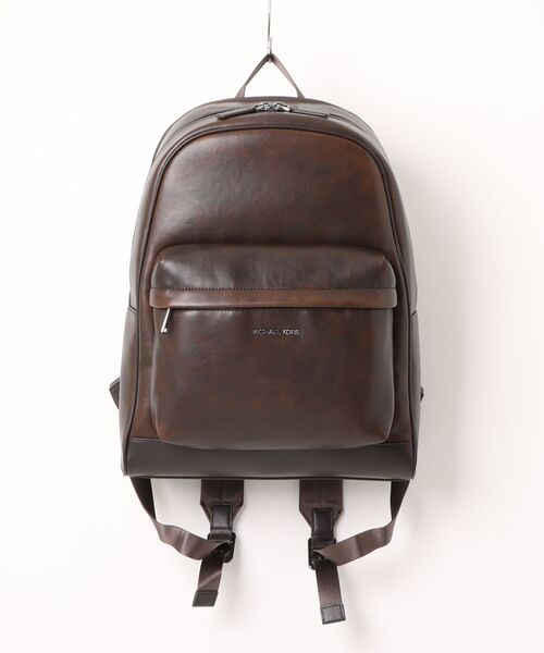 MICHAEL KORS(マイケルコース)の「PACEY POCKET A-LINE BKPK(バックパック/リュック・メンズ・ブラウン系・FREE)」の1枚目の写真