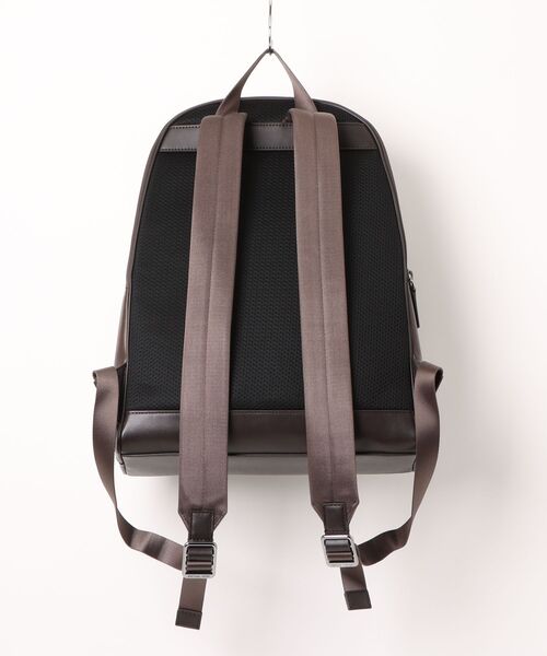 MICHAEL KORS(マイケルコース)の「PACEY POCKET A-LINE BKPK(バックパック/リュック・メンズ・ブラウン系・FREE)」の2枚目の写真