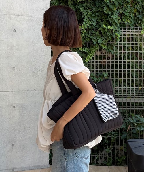 KOBE LETTUCE（コウベレタス）の「[ yuiさんコラボ ]ミニポーチ付きキルティングバッグ（トートバッグ・レディース・ブラック/オフホワイト/ブルー系その他/ベージュ系その他・FREE）」の8枚目の写真