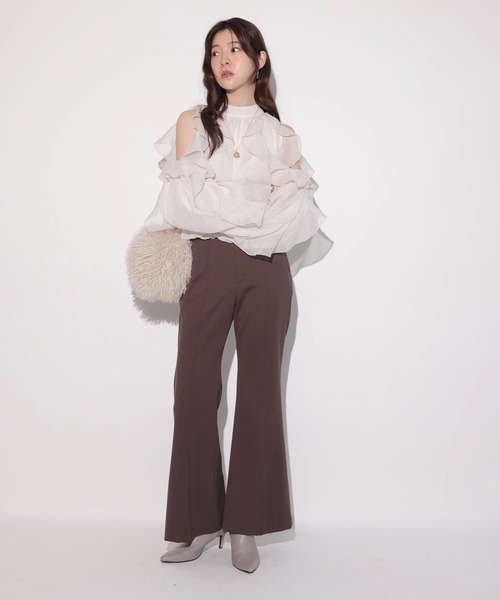 Rirandture(リランドチュール)の「美脚ストレッチセミフレアパンツ(その他パンツ・レディース・ダークブラウン・1/0/2)」の5枚目の写真