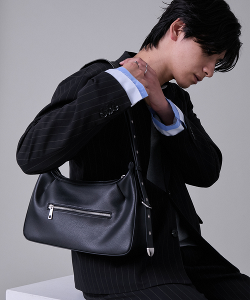 EVOLVERA(エボルヴェラー)の「Belt One Shoulder Bag / ベルトワンショルダーバッグ(ショルダーバッグ・メンズ・ブラック・FREE)」の4枚目の写真