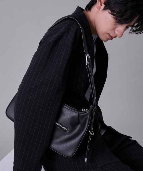 EVOLVERA(エボルヴェラー)の「Belt One Shoulder Bag / ベルトワンショルダーバッグ(ショルダーバッグ・メンズ・ブラック・FREE)」の6枚目の写真