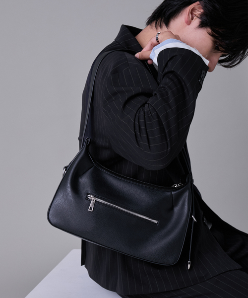 EVOLVERA(エボルヴェラー)の「Belt One Shoulder Bag / ベルトワンショルダーバッグ(ショルダーバッグ・メンズ・ブラック・FREE)」の7枚目の写真