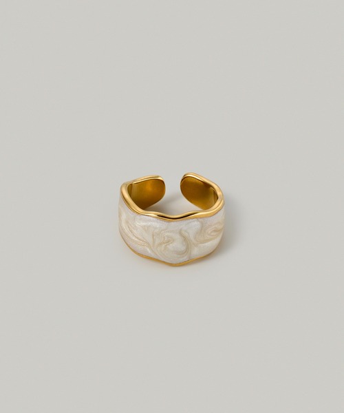Jolie Toujours(ジョリトゥジュール)の「【汗や水に強い】〈ステンレス〉14号マーブルニュアンスワイドリング(リング・レディース・ゴールド・FREE)」の2枚目の写真