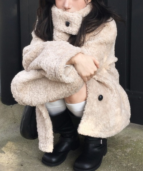 YUGA(ユーガ)の「YUGA_YGMC Korean-style Faux Shearling Coat(ステンカラーコート・レディース・ベージュ/ダークグレー・FREE)」の15枚目の写真