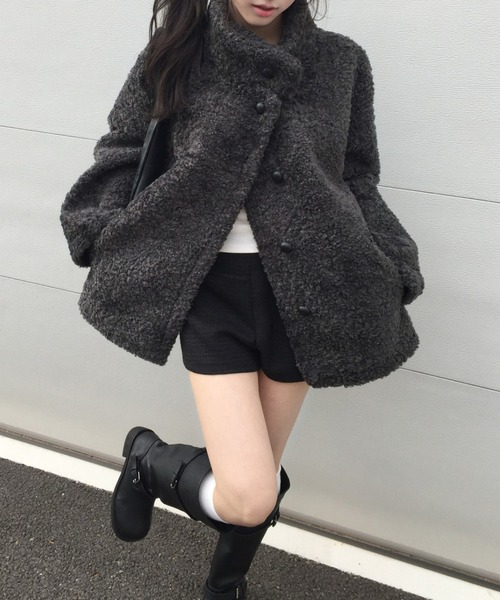 YUGA(ユーガ)の「YUGA_YGMC Korean-style Faux Shearling Coat(ステンカラーコート・レディース・ベージュ/ダークグレー・FREE)」の6枚目の写真