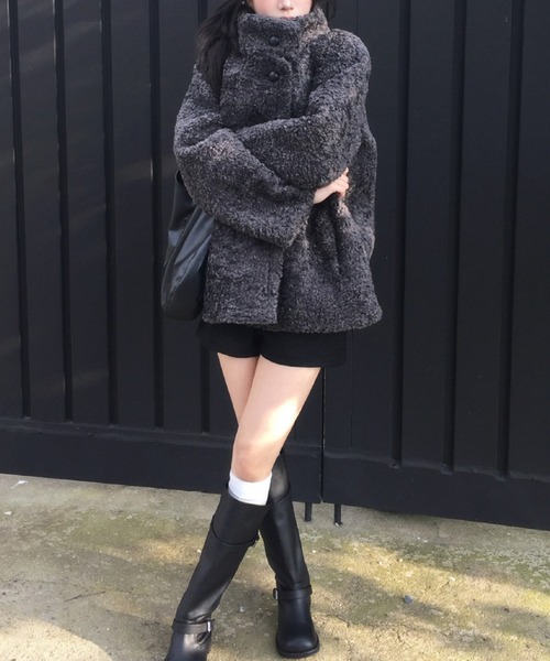 YUGA(ユーガ)の「YUGA_YGMC Korean-style Faux Shearling Coat(ステンカラーコート・レディース・ベージュ/ダークグレー・FREE)」の9枚目の写真