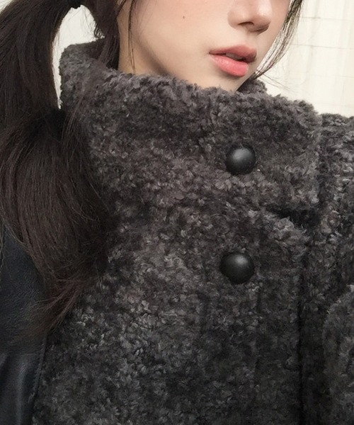 YUGA(ユーガ)の「YUGA_YGMC Korean-style Faux Shearling Coat(ステンカラーコート・レディース・ベージュ/ダークグレー・FREE)」の11枚目の写真