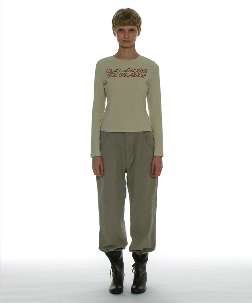 PARTIMENTO WOMEN（パルティメントウィメン）の「93 スタディッドプリンテッドロングスリーブTシャツ_クリーム（Tシャツ/カットソー・レディース・その他・SMALL）」の2枚目の写真