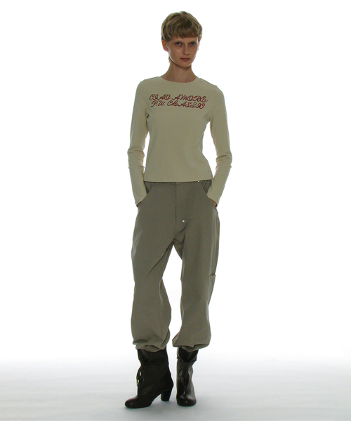 PARTIMENTO WOMEN（パルティメントウィメン）の「93 スタディッドプリンテッドロングスリーブTシャツ_クリーム（Tシャツ/カットソー・レディース・その他・SMALL）」の5枚目の写真