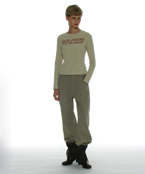 PARTIMENTO WOMEN（パルティメントウィメン）の「93 スタディッドプリンテッドロングスリーブTシャツ_クリーム（Tシャツ/カットソー・レディース・その他・SMALL）」の7枚目の写真