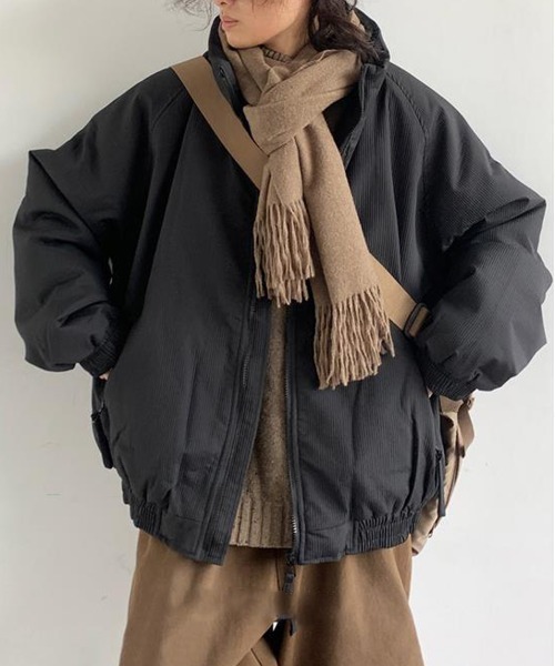 NEW GENTLEMAN(ニュージェントルマン)の「スムースレーター スタンドネック パデッドビッグブルゾン(ブルゾン・メンズ・ブラウン/ブラック/オリーブ・XL/L/M)」の5枚目の写真