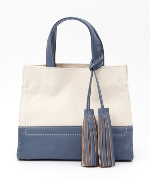 LBC（エルビーシー）の「タッセルキャンバススクエアトートバッグS        （トートバッグ・レディース・ブルー/ブラック/ホワイト/シルバー・ONE SIZE）」の5枚目の写真