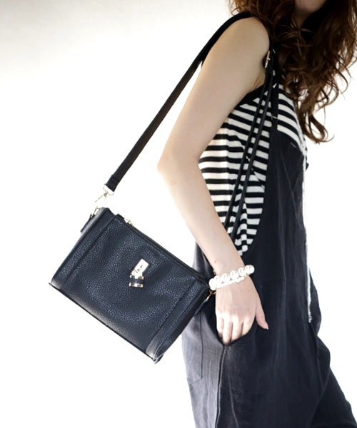 antiqua（アンティカ）の「ミニサイズショルダーバッグ（ショルダーバッグ・レディース・アイボリー/ブラック・FREE）」の2枚目の写真