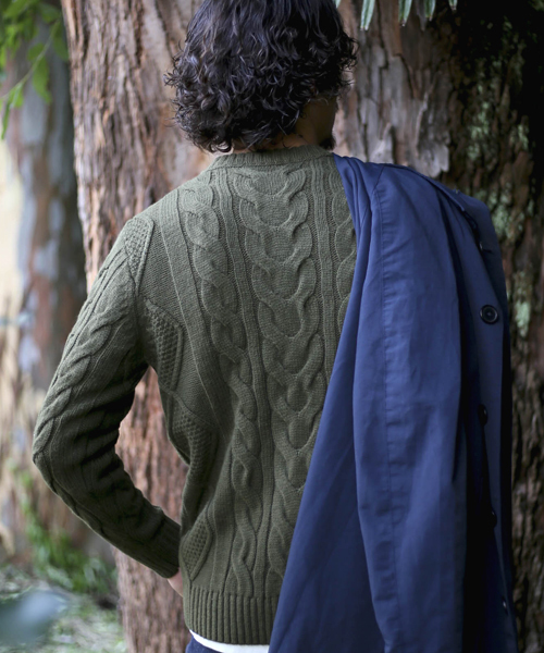 Denime（ドゥニーム）の「ケーブルクルーニット（ニット/セーター・メンズ・ホワイト/カーキ/ネイビー/グレー・MEDIUM/X-LARGE/LARGE/SMALL）」の6枚目の写真