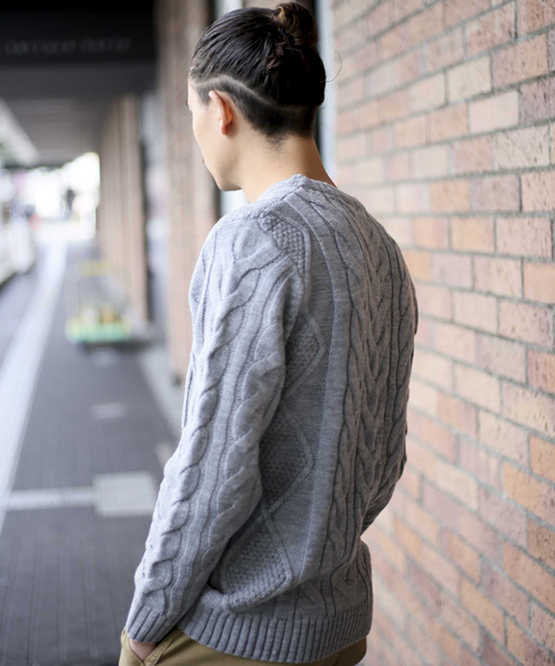 Denime（ドゥニーム）の「ケーブルクルーニット（ニット/セーター・メンズ・ホワイト/カーキ/ネイビー/グレー・MEDIUM/X-LARGE/LARGE/SMALL）」の14枚目の写真