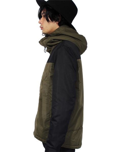 ８(eight)（エイト）の「裏ボア マウンテンパーカー ナイロン ジャケット（マウンテンパーカー・メンズ・ネイビー/ブルー系その他/グレー系カモフラージュ/グリーン系カモフラージュ/ブラック×カーキ/カーキ/ブラック/ブラック系その他/グリーン系その他/ブラック×グリーン/ベージュ/グリーン/ブラウン系その他2/ベージュ系その他/イエロー系その他/ブラック×レッド/ブラウン系その他/レッド/イエロー・LARGE/MEDIUM/X-LARGE）」の20枚目の写真