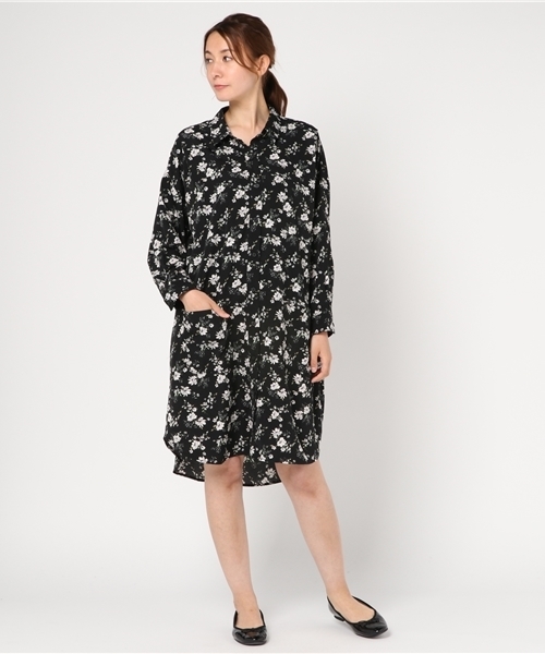 LBC（エルビーシー）の「花柄プリントシャツワンピース             （シャツワンピース・レディース・ネイビー/ホワイト/ブラック・MEDIUM/LARGE）」の2枚目の写真