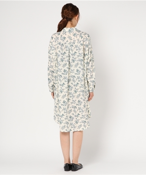 LBC（エルビーシー）の「花柄プリントシャツワンピース             （シャツワンピース・レディース・ネイビー/ホワイト/ブラック・MEDIUM/LARGE）」の6枚目の写真