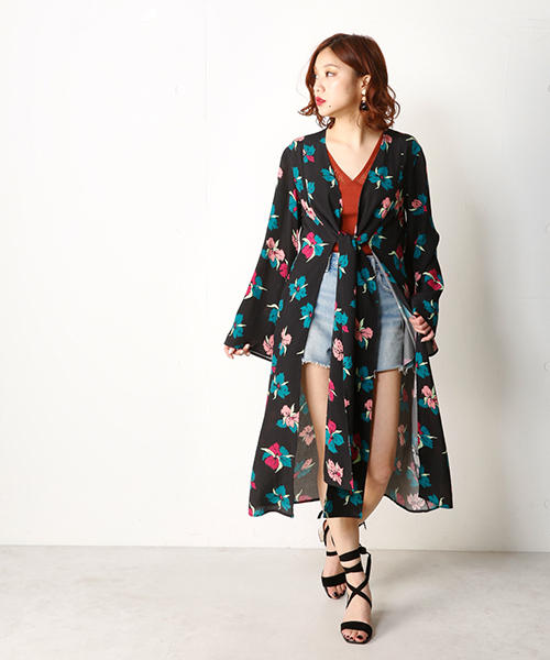 SLY（スライ）の「LIQUIDLY ORCHID GOWN（シャツ/ブラウス・レディース・ブラック/イエロー/ホワイト・FREE）」の2枚目の写真