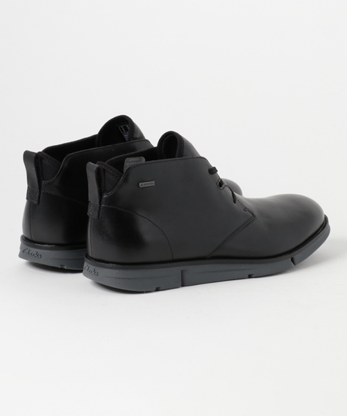 Clarks(クラークス)の「TrigenMid GTX / トライジェンミッドGTX (ブラックレザー)(ブーツ・メンズ・ブラック・10/10.5/11/6.5/7/7.5/8/8.5/9/9.5/6/12)」の2枚目の写真