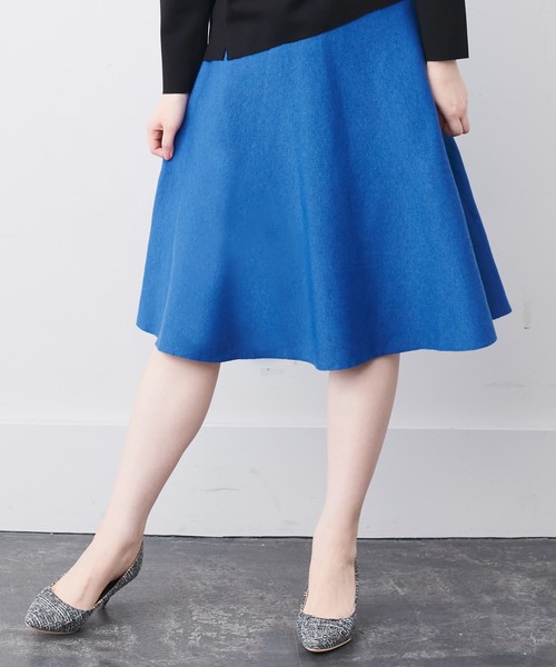 IEDIT（イディット）の「ＩＥＤＩＴ　ダブルジャカードでリュクスな張りを出した　シルエット自慢のニットフレアースカート（スカート・レディース・グレー/レッド/ブルー/ブラック/ブルーグリーン/ピンク/アイボリー/コバルトブルー・SMALL/MEDIUM/LARGE/X-LARGE/XX-LARGE）」の17枚目の写真