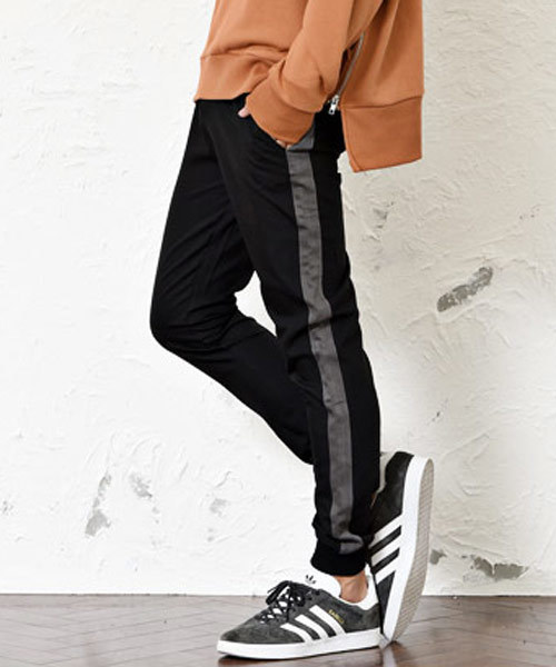 MinoriTY（マイノリティ）の「メンズTRサイドラインジョガーイージーパンツ（その他パンツ・メンズ・ブラック×グレー/ブラック×ホワイト/グレー系その他/ベージュ系その他/グリーン系その他/ブルー系その他/グレー×ホワイト/グレー系その他2・L/M/XL）」の2枚目の写真