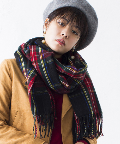 WEGO（ウィゴー）の「WEGO/カシミヤタッチチェックストール（ストール/ショール・レディース・オフホワイト/ネイビー/ピンク/ブラック/レッド/オレンジ/グレー/グリーン/ライトピンク/ワイン・FREE）」の3枚目の写真