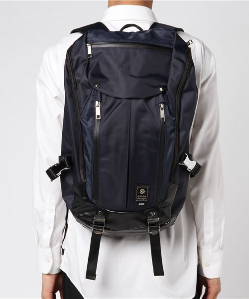 CONNA DESIGN（コンナデザイン）の「【glosso (グロッソ)】多機能 大容量 バックパック（バックパック/リュック・メンズ・ブラック/ネイビー/チャコールグレー・FREE）」の4枚目の写真