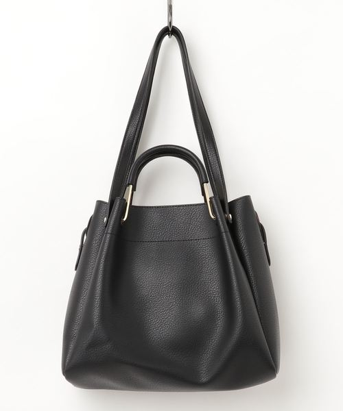 NATURAL BEAUTY BASIC(ナチュラルビューティーベーシック)の「メタルハンドルタックショルダー(ショルダーバッグ・レディース・ブラック/ベージュ/レッド・フリ-)」の4枚目の写真
