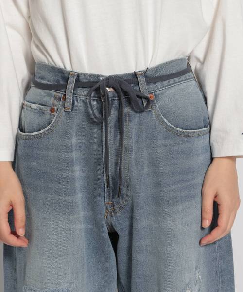 niko and...(ニコアンド)の「13オンスオーバーサイズパンツ(デニムパンツ・レディース・ライトブルー/ブルー・MEDIUM/LARGE)」の11枚目の写真