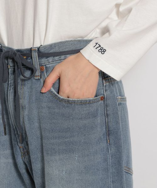 niko and...(ニコアンド)の「13オンスオーバーサイズパンツ(デニムパンツ・レディース・ライトブルー/ブルー・MEDIUM/LARGE)」の12枚目の写真