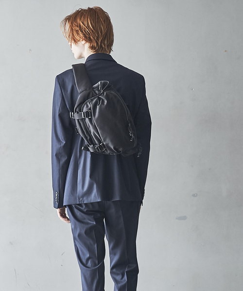 wdl.（ワームデザインラボ）の「【wdl./ダブリューディーエル】CITY COMMUTER MESSENGER SMALL（メッセンジャーバッグ・レディース・ブラック/グレー/グレー系その他/ネイビー・FREE）」の2枚目の写真