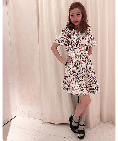 one after another NICE CLAUP(ワンアフターアナザーナイスクラップ)の「【ナイスクラップ】レトロ花柄ワンピ(ワンピース・レディース・アイボリー/サックスブルー/ネイビー・FREE)」の12枚目の写真