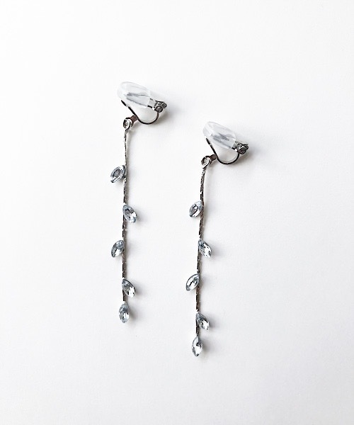 TIMELESS&THREE（タイムレスアンドスリー）の「デザインフルイヤリング（イヤリング・レディース・A/B/C/D/E/F/G/H/I/J/O/L/N/R/M/Q/K/P/T/V/U/S/X/Y/W/その他2/その他1/Z/その他4/その他3/その他6/その他7/その他8/その他5/その他9/その他10・FREE）」の7枚目の写真