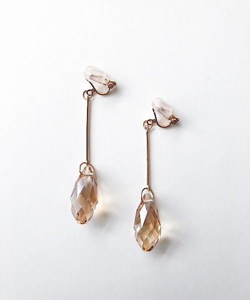 TIMELESS&THREE（タイムレスアンドスリー）の「デザインフルイヤリング（イヤリング・レディース・A/B/C/D/E/F/G/H/I/J/O/L/N/R/M/Q/K/P/T/V/U/S/X/Y/W/その他2/その他1/Z/その他4/その他3/その他6/その他7/その他8/その他5/その他9/その他10・FREE）」の9枚目の写真