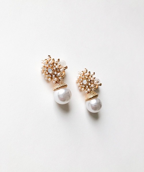 TIMELESS&THREE（タイムレスアンドスリー）の「デザインフルイヤリング（イヤリング・レディース・A/B/C/D/E/F/G/H/I/J/O/L/N/R/M/Q/K/P/T/V/U/S/X/Y/W/その他2/その他1/Z/その他4/その他3/その他6/その他7/その他8/その他5/その他9/その他10・FREE）」の14枚目の写真