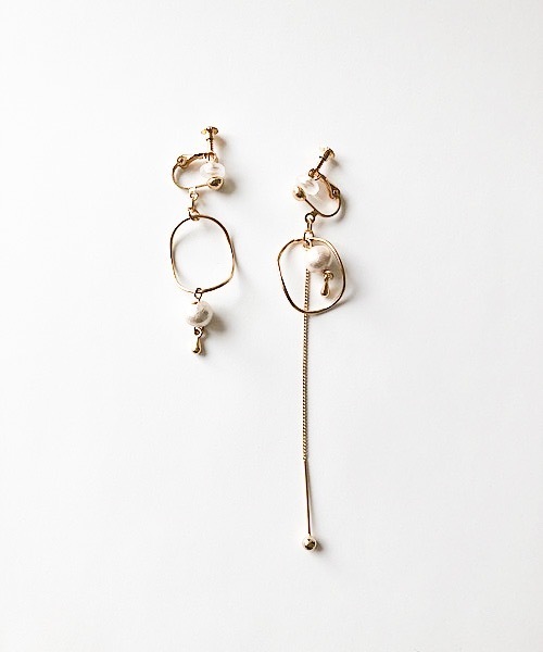 TIMELESS&THREE（タイムレスアンドスリー）の「デザインフルイヤリング（イヤリング・レディース・A/B/C/D/E/F/G/H/I/J/O/L/N/R/M/Q/K/P/T/V/U/S/X/Y/W/その他2/その他1/Z/その他4/その他3/その他6/その他7/その他8/その他5/その他9/その他10・FREE）」の16枚目の写真