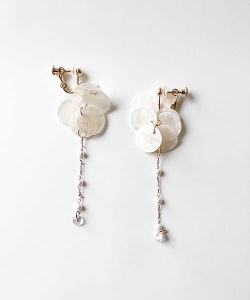 TIMELESS&THREE（タイムレスアンドスリー）の「デザインフルイヤリング（イヤリング・レディース・A/B/C/D/E/F/G/H/I/J/O/L/N/R/M/Q/K/P/T/V/U/S/X/Y/W/その他2/その他1/Z/その他4/その他3/その他6/その他7/その他8/その他5/その他9/その他10・FREE）」の17枚目の写真