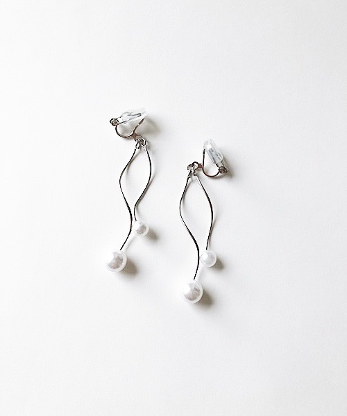 TIMELESS&THREE（タイムレスアンドスリー）の「デザインフルイヤリング（イヤリング・レディース・A/B/C/D/E/F/G/H/I/J/O/L/N/R/M/Q/K/P/T/V/U/S/X/Y/W/その他2/その他1/Z/その他4/その他3/その他6/その他7/その他8/その他5/その他9/その他10・FREE）」の20枚目の写真