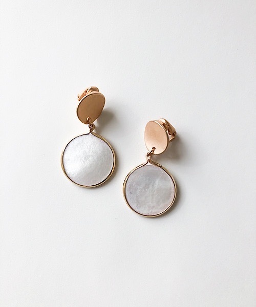 TIMELESS&THREE（タイムレスアンドスリー）の「デザインフルイヤリング（イヤリング・レディース・A/B/C/D/E/F/G/H/I/J/O/L/N/R/M/Q/K/P/T/V/U/S/X/Y/W/その他2/その他1/Z/その他4/その他3/その他6/その他7/その他8/その他5/その他9/その他10・FREE）」の22枚目の写真