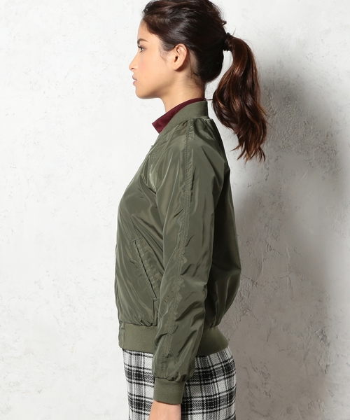 green label relaxing(グリーンレーベルリラクシング)の「GC P MA-1 ブルゾン ◆(ブルゾン・レディース・オリーブ/ネイビー・38/40)」の5枚目の写真