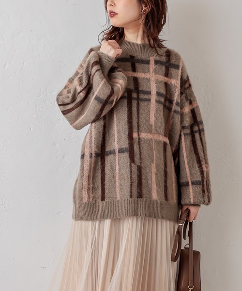 natural couture（ナチュラルクチュール）の「シャギーチェックゆったりニット（ニット/セーター・レディース・ブラック/ベージュ/アイボリー・FREE）」の3枚目の写真